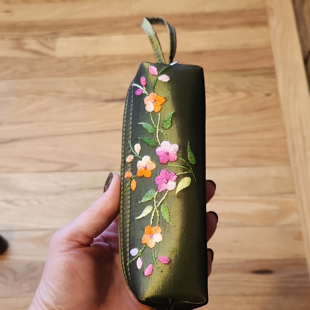 Floral Embroidered Zipper Case Green Spring Loop Handle Make Up